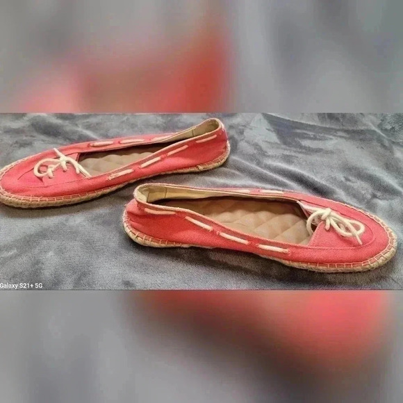 WOMENS SIZE 8.5 REEF Flat Shoe, RED, Breathable textile upper, cushioned Insole - Picture 7 of 8
